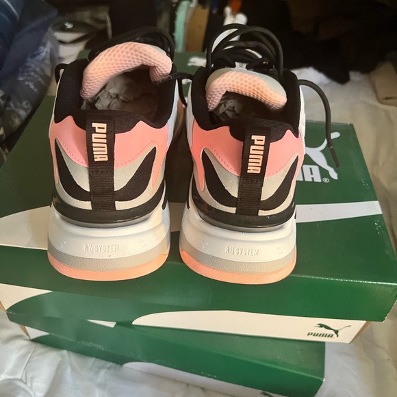 Pumas - Picture 2 of 5